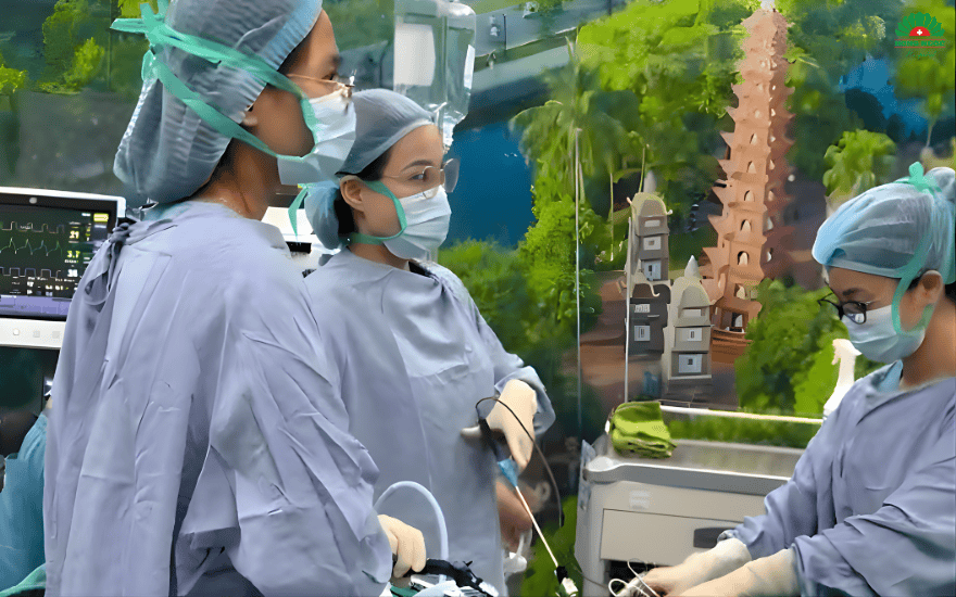 phẫu thuật u quái buồng trứng