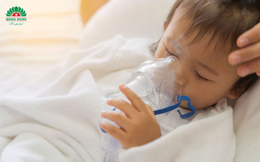 Wheezing and stridor are signs of worsening bronchitis in children.