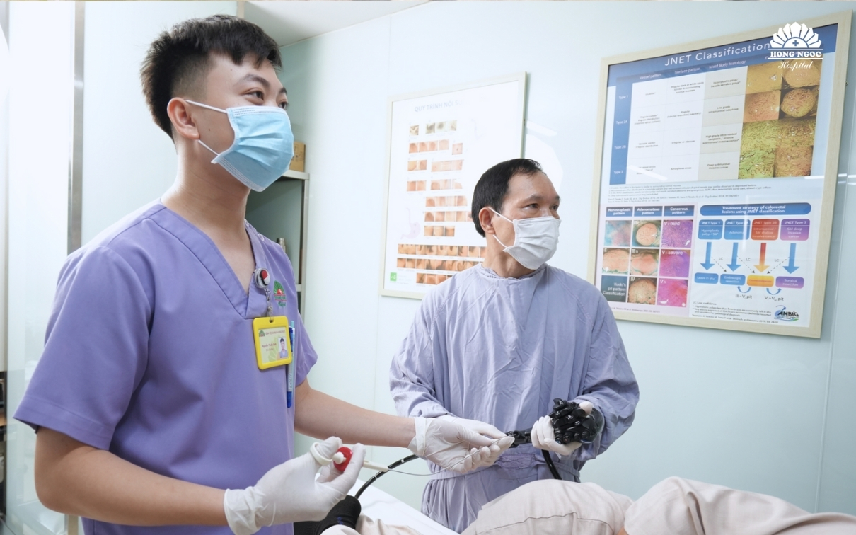 정기적인 대장 내시경을 주도적으로 받는 것은 대장암을 선별하고 조기에 발견하는 가장 효과적인 방법입니다.