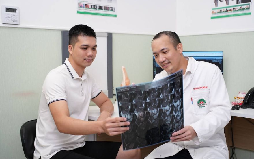 MRI 이미지를 통해 인대 손상 정도를 확인할 수 있습니다.