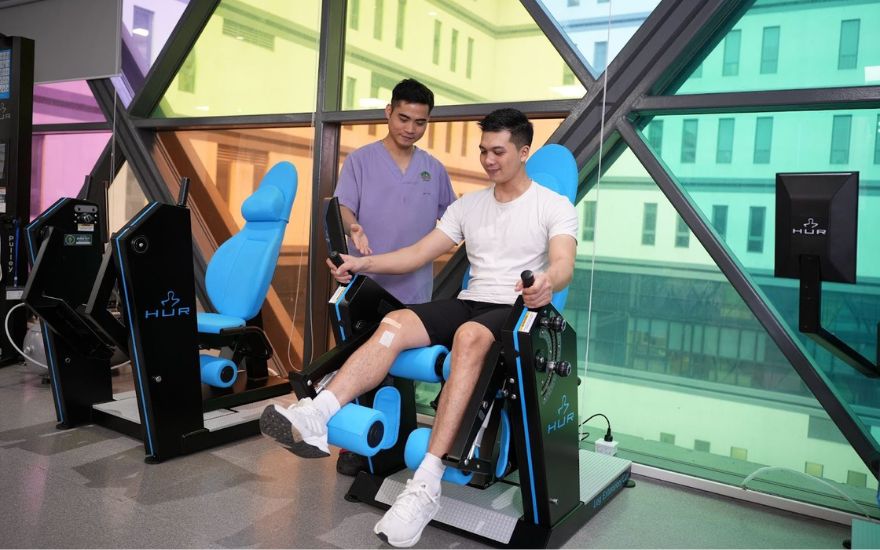 홍옥 종합병원은 수많은 전방십자인대 파열 수술을 성공적으로 수행하여 환자들의 운동 기능을 빠르게 회복시켰습니다.