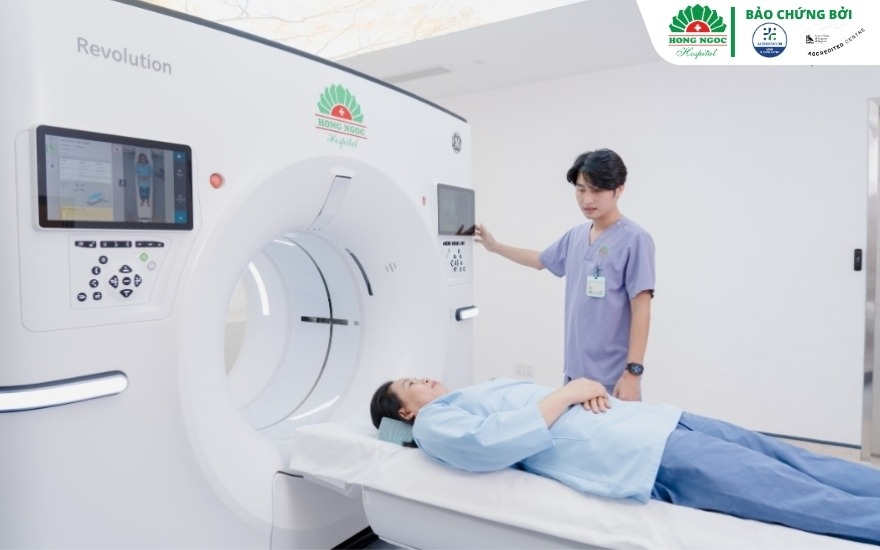 홍옥 종합병원에서 내장지방량을 평가하기 위해 CT 촬영을 받고 있는 환자