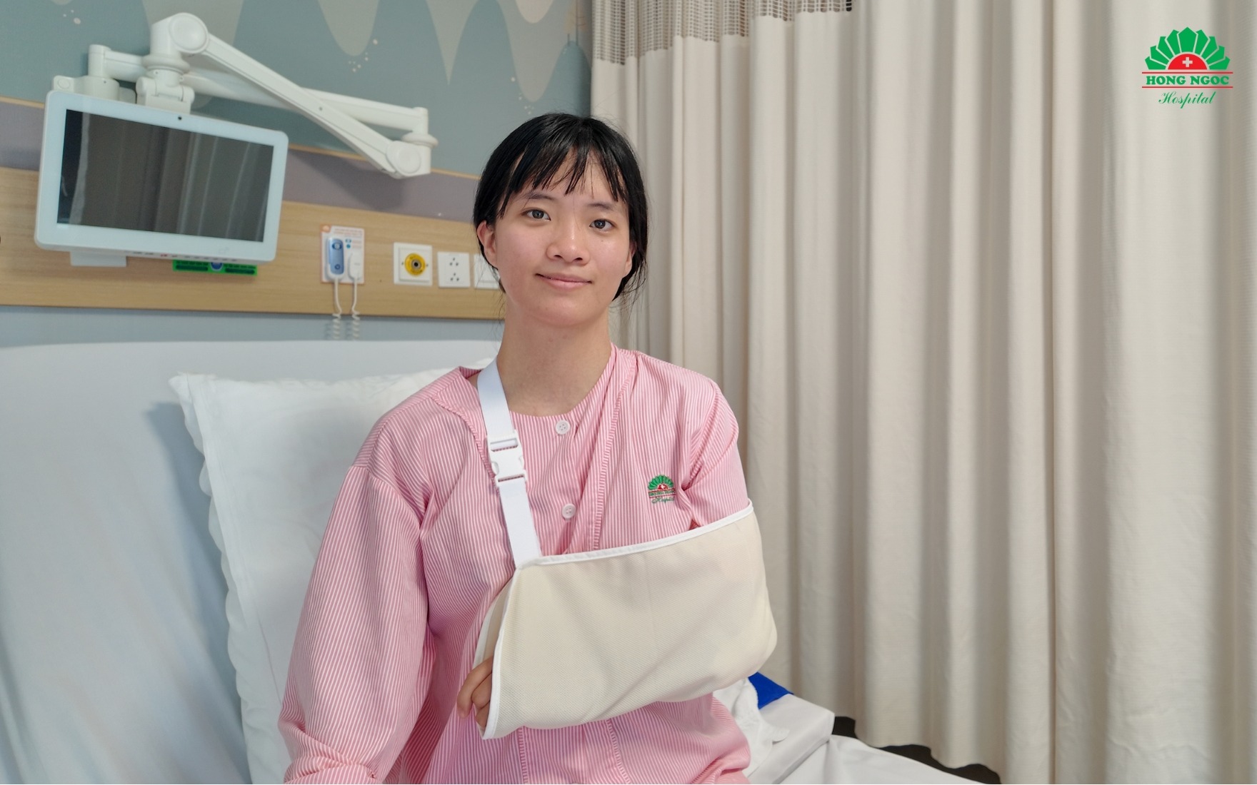 왼쪽 팔꿈치 관절 정형 수술 후 화 씨의 모습