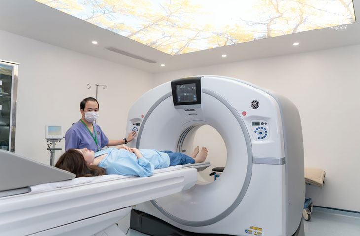 MRI 촬영은 뇌졸중을 정확하게 진단하는 데 필수적인 검사입니다.