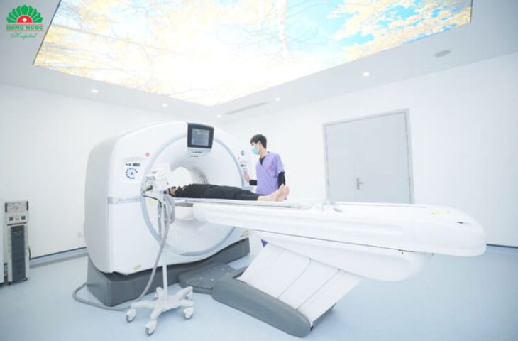 홍옥 종합병원에서는 MRI 촬영을 통해 목·어깨 질환을 정밀하게 진단합니다.