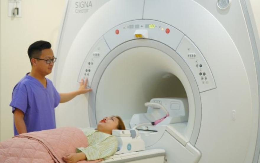 홍옥 종합병원에서의 MRI 자기공명영상 촬영