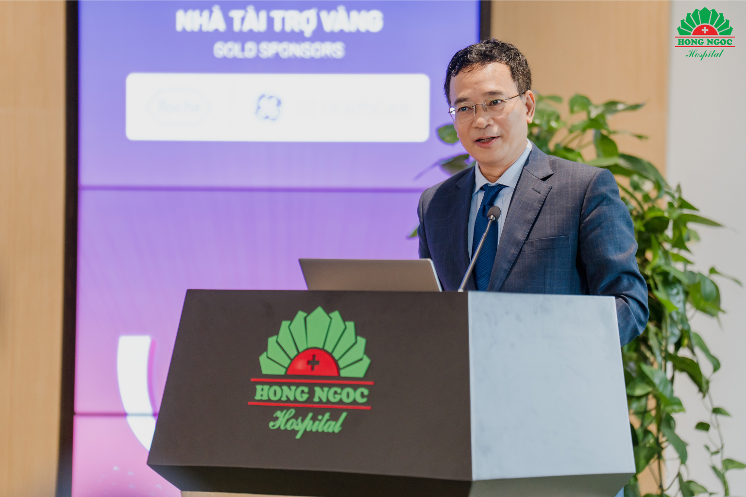 Assoc. Prof. Do Anh Tu, PhD, Chief of Office of the Vietnam Cancer Association, delivered the opening remarks.
