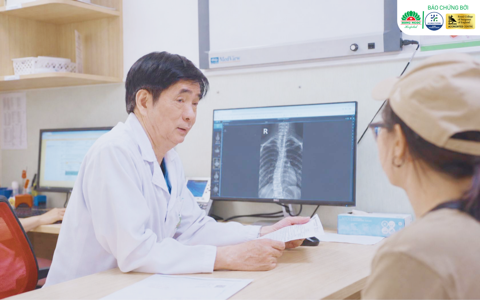 PGS. Hà Kim Trung tư vấn điều trị cong vẹo cột sống