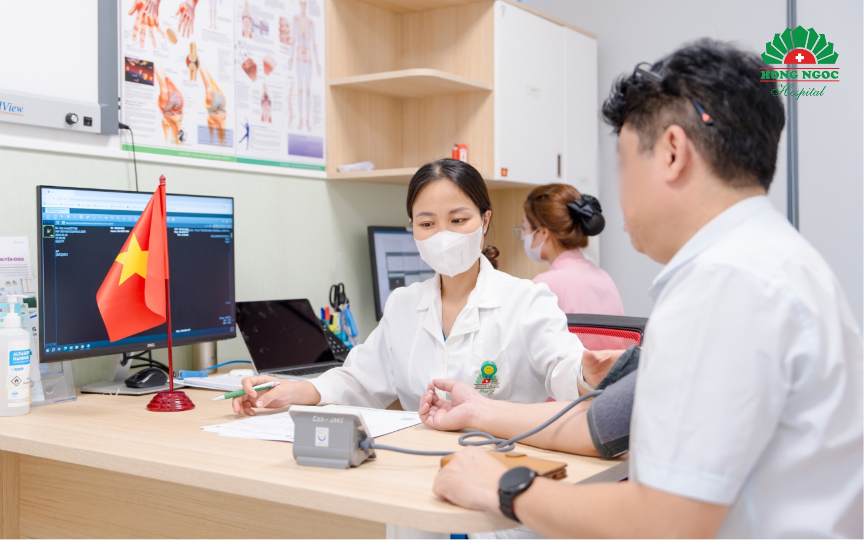 Sức khỏe bệnh nhân ổn định sau bơm xi măng sinh học