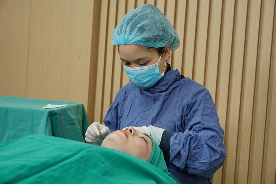 Căng chỉ tại Bệnh viện Hồng Ngọc