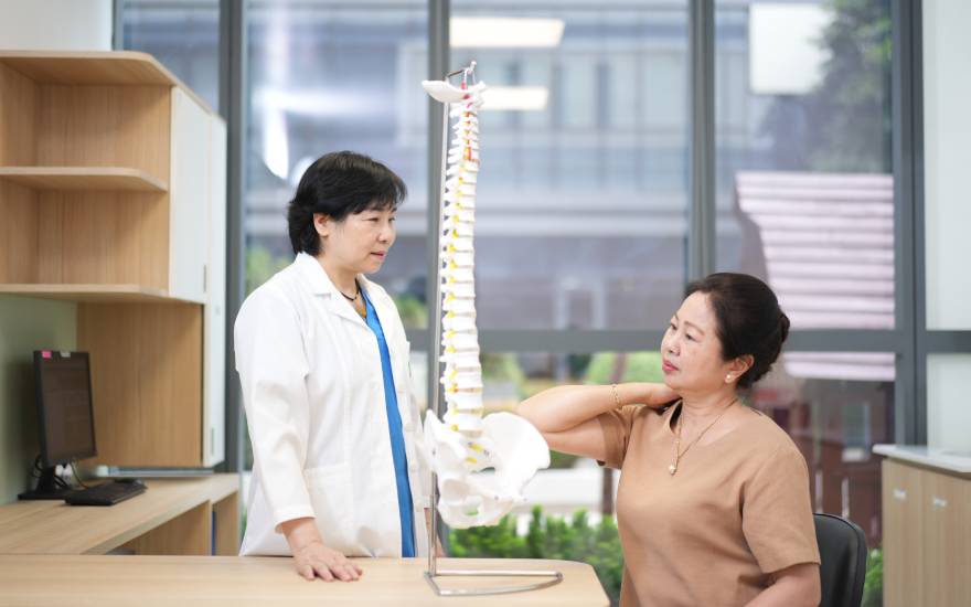 hội chứng hẹp khoang dưới mỏm cùng vai