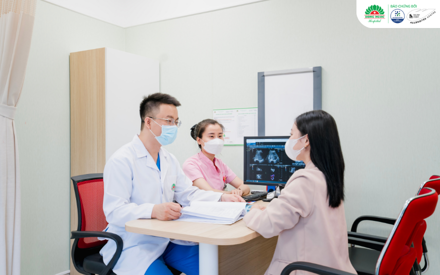 Để quá trình thăm khám phụ khoa được suôn sẻ, thuận lợi chị em nên chuẩn bị tâm lý thoải mái, trang phục rộng rãi,... 