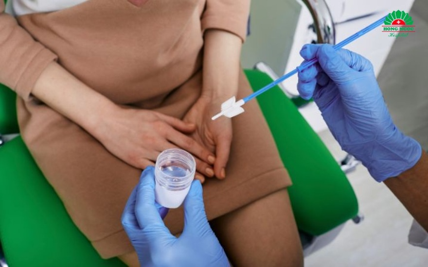 Xét nghiệm PAP Smear giúp thu thập tế bào cổ tử cung để tầm soát và chẩn đoán sớm nguy cơ ung thư cổ tử cung 
