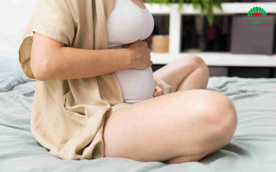 Bà bầu bị nhiễm nấm âm đạo gây ngứa ngáy, khó chịu kéo dài