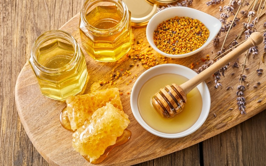 Người lớn có thể dùng trực tiếp 1- 2 thìa cà phê mật ong