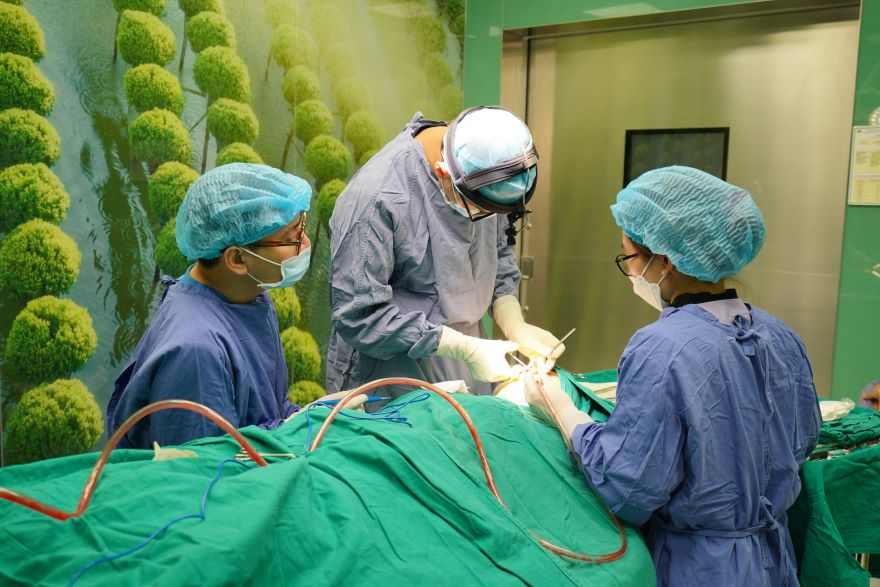 phẫu thuật nâng mũi