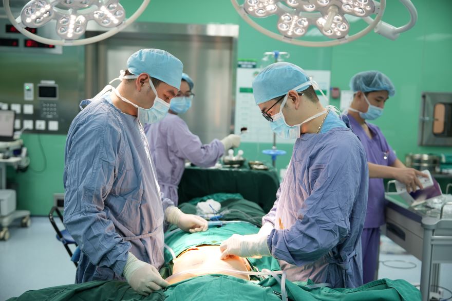 phẫu thuật nâng ngực