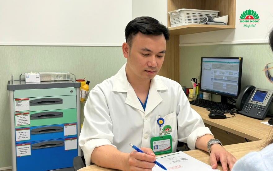 phau-thuat-noi-soi-cat-tui-mat