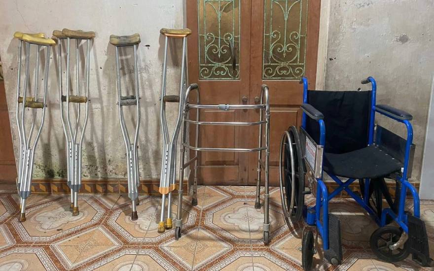 thay khớp gối không cắt gân cơ