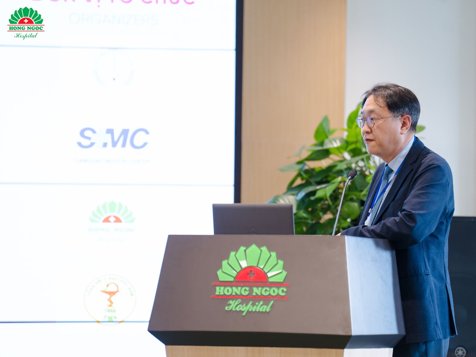 Toan Canh Hoi Thao Ung Thu Vu 07