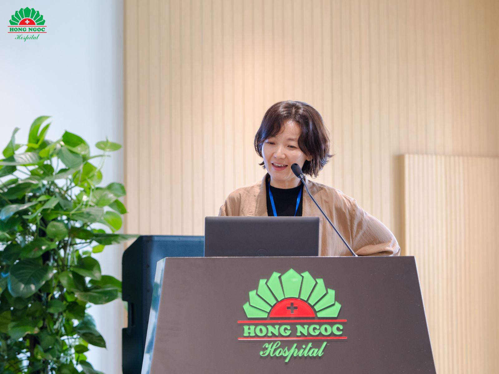 Toan Canh Hoi Thao Ung Thu Vu 09