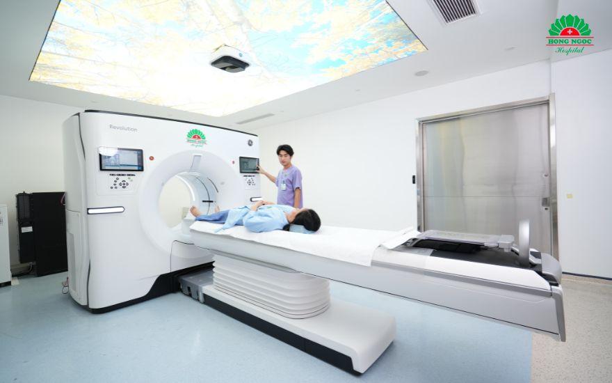 Bệnh viện Đa khoa Hồng Ngọc hội tụ đội ngũ chuyên gia ung bướu giỏi chuyên môn cùng hệ thống trang thiết bị chẩn đoán hiện đại.