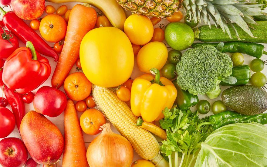 Các loại rau củ quả có màu sắc tươi sáng cung cấp nguồn vitamin dồi dào cho mắt