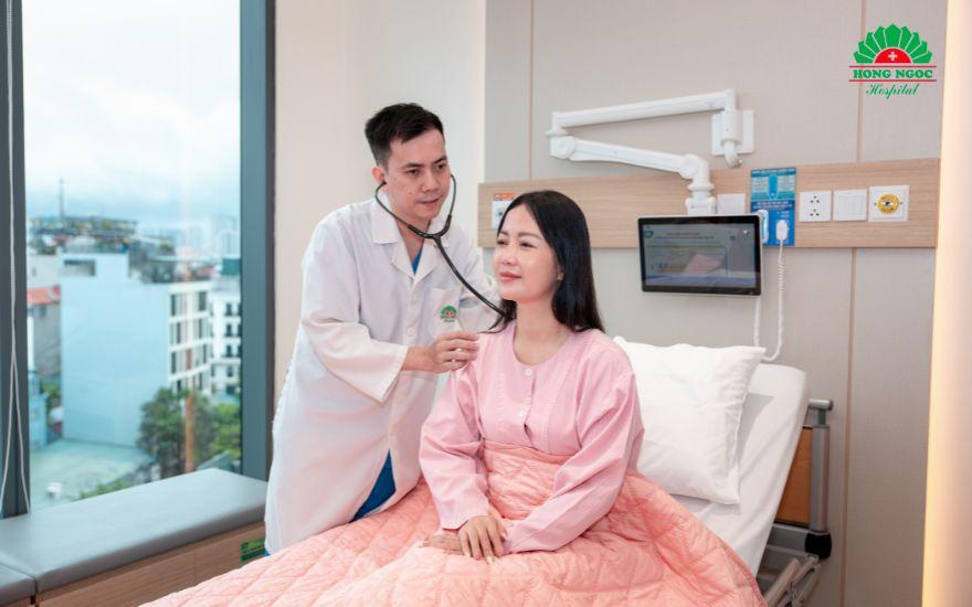 Hóa trị ung thư tụy có thể được thực hiện trước hoặc sau phẫu thuật nhằm kiểm soát bệnh và giảm nguy cơ tái phát.
