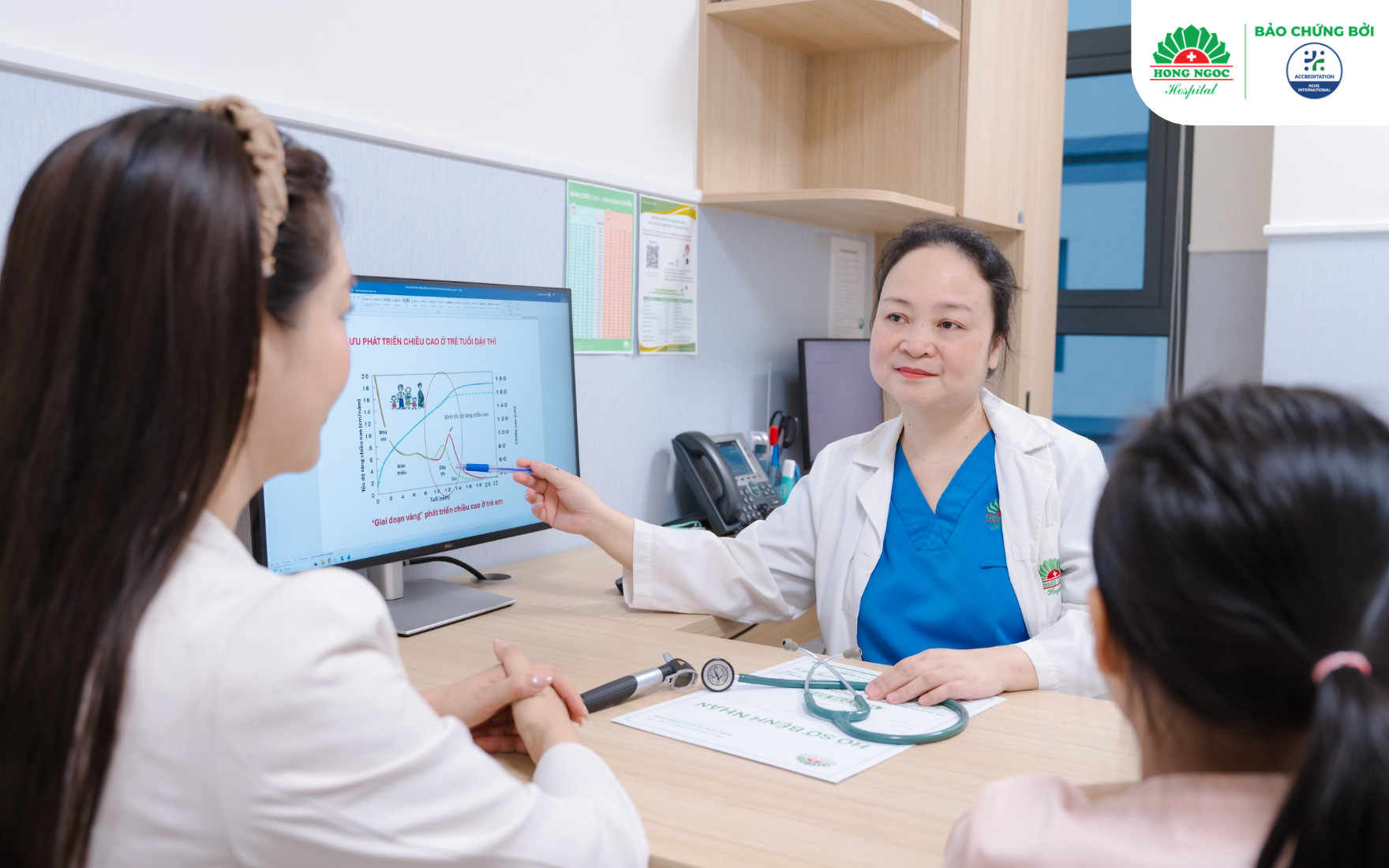 Trẻ được thăm khám với chuyên gia Nội tiết Nhi khi thăm khám dậy thì sớm tại BVĐK Hồng Ngọc