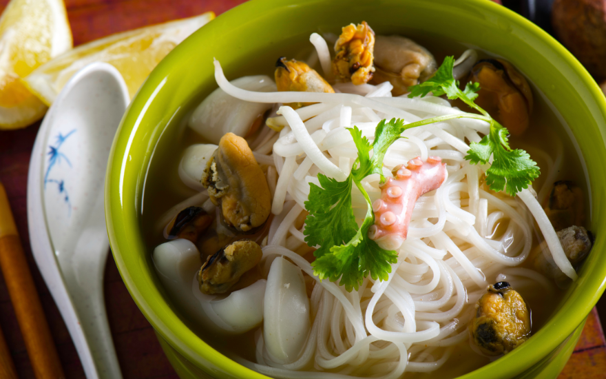Các món bún, phở nước thường dễ ăn hơn với người bệnh lao phổi