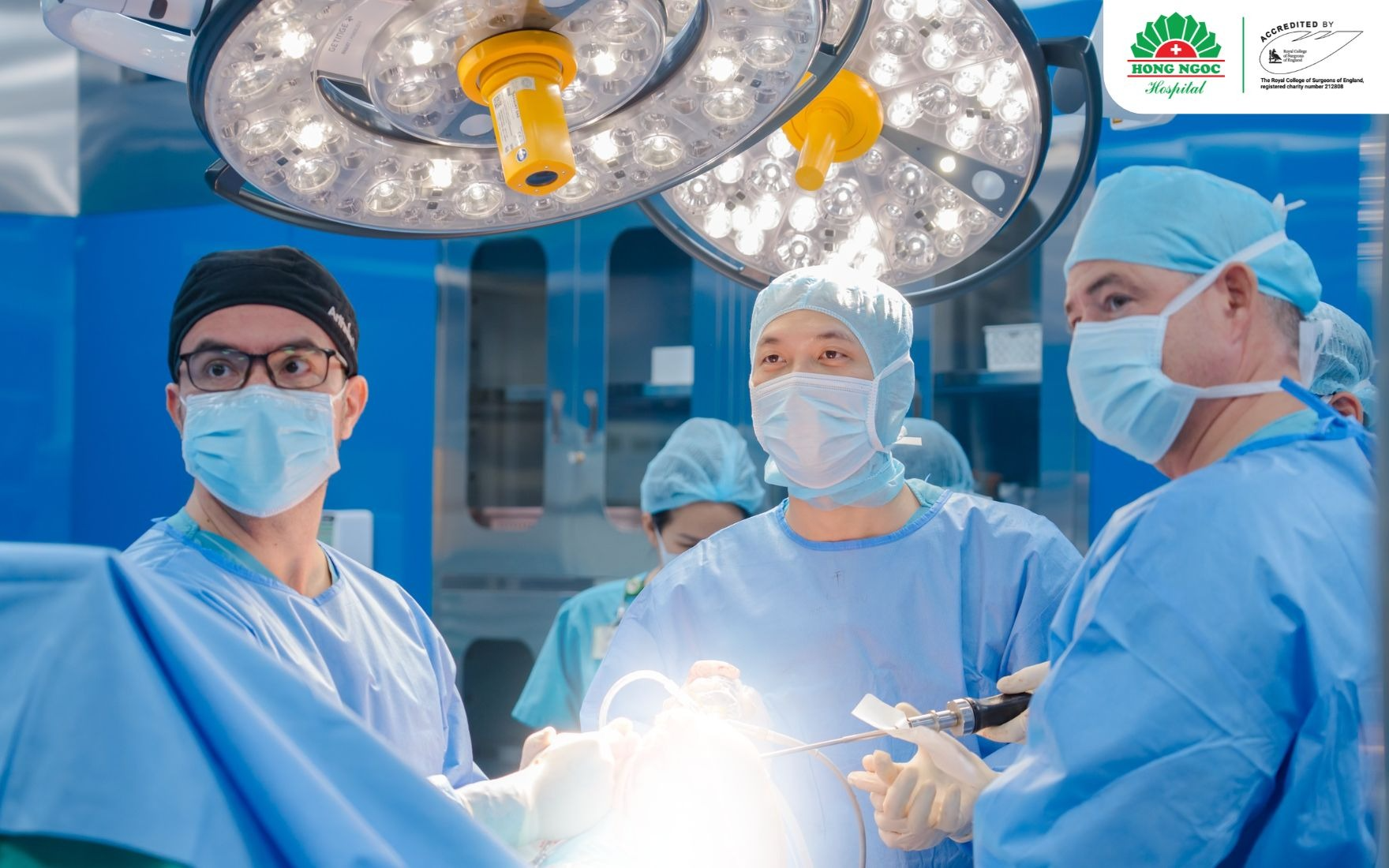 **Dr. Le Quang Huy, MD, PhD, performs anterior cruciate ligament reconstruction.**