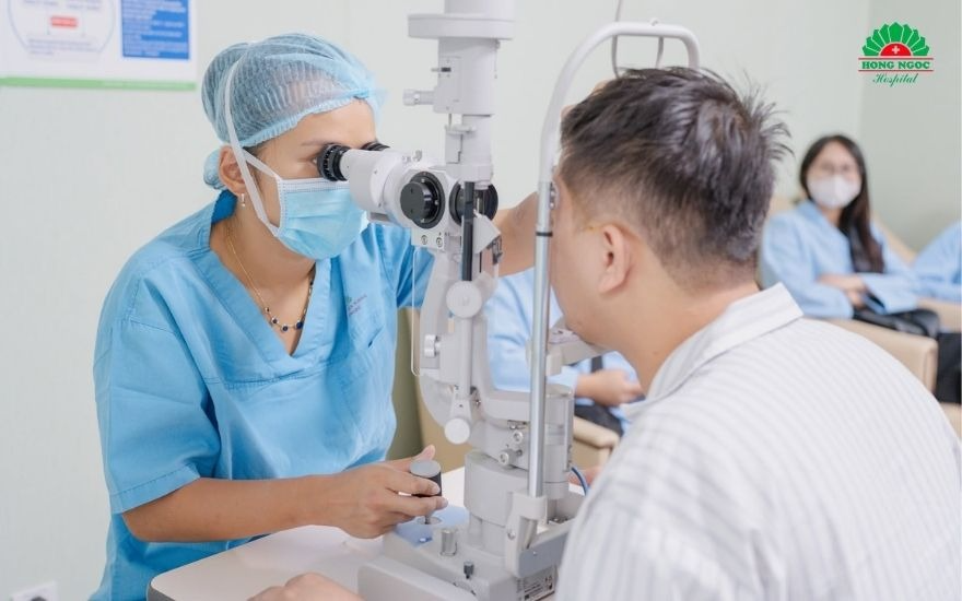 Phẫu thuật khúc xạ bằng công nghệ laser tiên tiến giúp người bệnh vĩnh viễn xóa bỏ sự phụ thuộc vào kính gọng