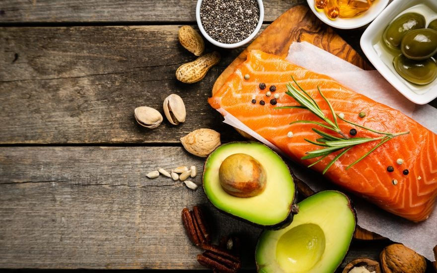 Bổ sung nhóm chất chống oxy hóa, Lutein và Omega-3 giúp hỗ trợ bảo vệ và duy trì sức khỏe đôi mắt