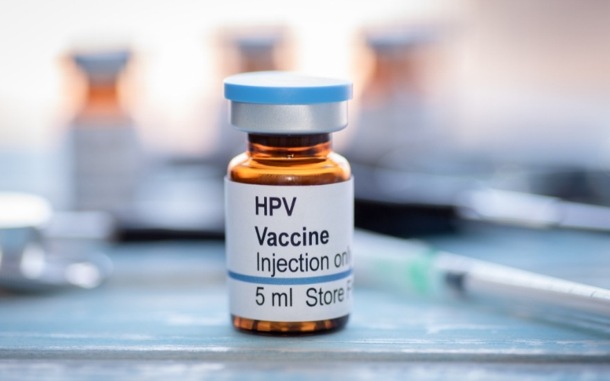 Tiêm vaccine HPV không loại trừ hết nguy cơ và vẫn cần tầm soát