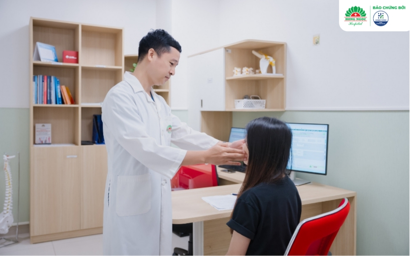 Bệnh nhân có biểu hiện liệt mặt tới thăm khám tại BVĐK Hồng Ngọc