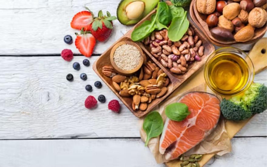 Người bị mỡ máu cao nên bổ sung thực phẩm giàu Omega 3 và chất xơ để kiểm soát mỡ máu hiệu quả