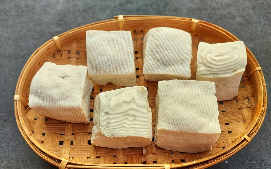 Nên ưu tiên nguồn protein từ cá, đậu phụ chứa ít chất béo bão hòa