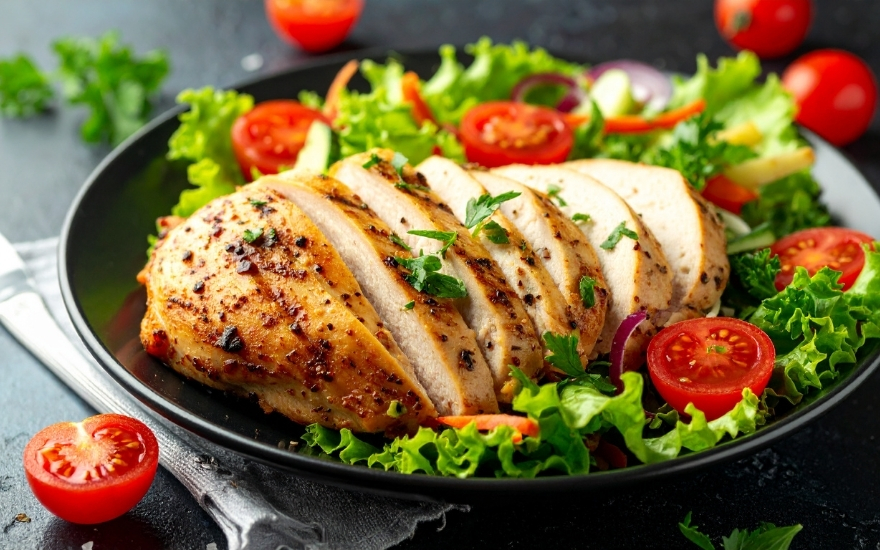 Thay đổi chế độ ăn lành mạnh giúp kiểm soát cholesterol về lâu dài