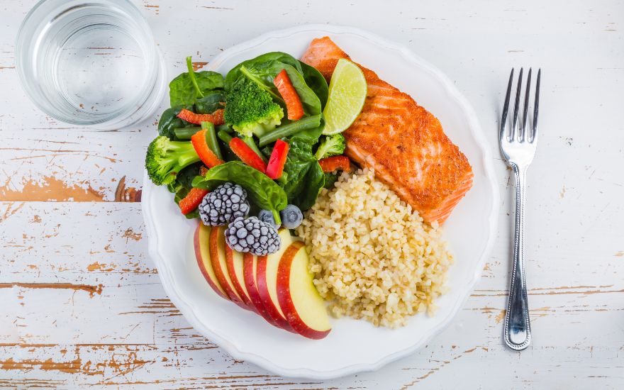 kiem-soat-khau-phan-la-yeu-to-quan-trong-khi-an-eat-clean.jpg
