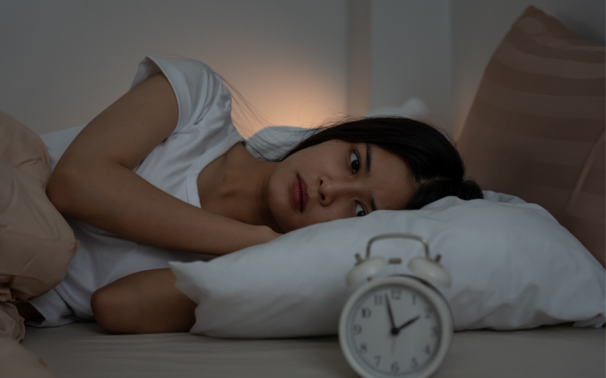 mat-ngu-do-che-do-an-thieu-can-bang.png Chế độ ăn không cân bằng, thiếu hụt dinh dưỡng có thể gây mất ngủ, rụng tóc