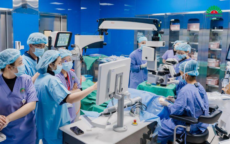 Phẫu thuật Phaco ứng dụng công nghệ đo đạc và tính toán IOL hiện đại giúp lựa chọn công suất thấu kính nhân tạo phù hợp với tình trạng mắt của từng người bệnh