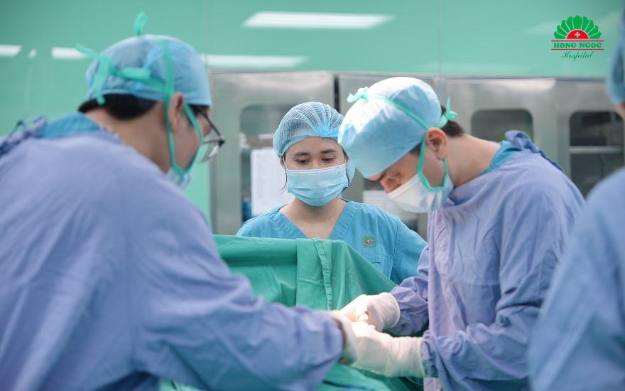 Phẫu thuật Whipple là một kỹ thuật ngoại khoa phức tạp, thường được chỉ định để cắt bỏ khối u nằm ở đầu tụy.