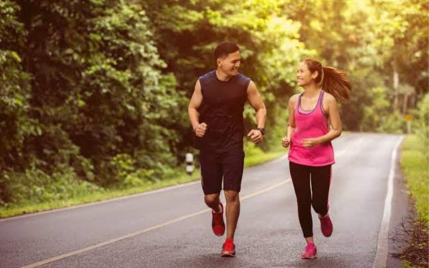 Tăng cường các hoạt động thể chất là một trong những giải pháp giúp kiểm soát Cholesterol trong máu