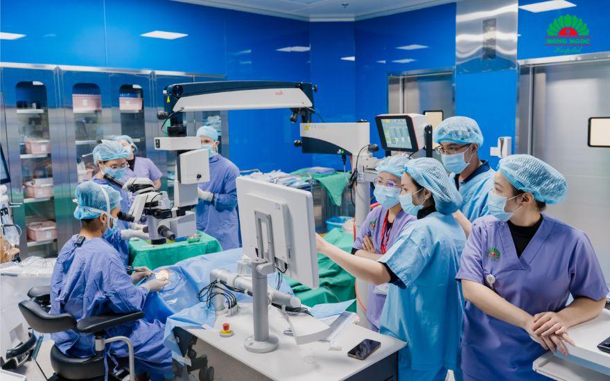 Thấu kính nội nhãn sinh học được đặt sau mống mắt giúp điều chỉnh độ khúc xạ lớn mà không bào mòn giác mạc