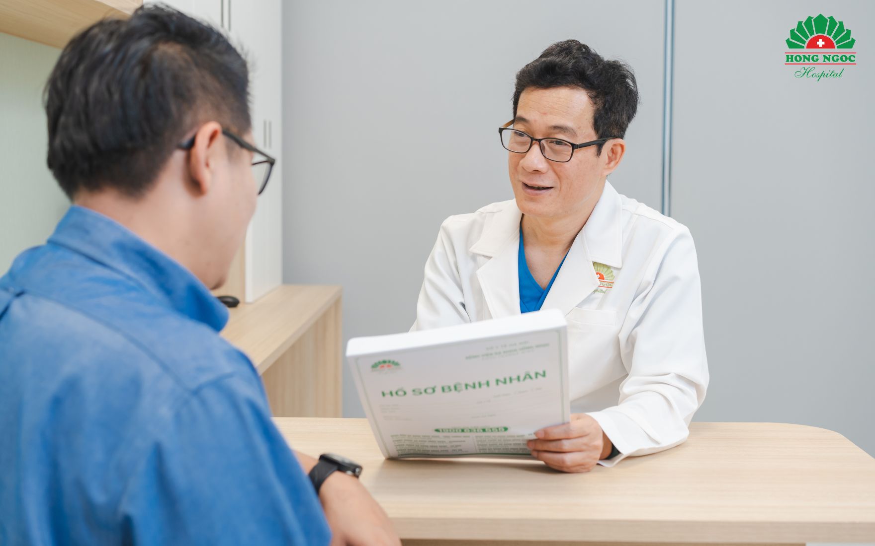 Điều trị phì đại tuyến tiền liệt không kịp thời và đúng cách có thể gây ra nhiều biến chứng nghiêm trọngTrong quá trình điều trị phì đại tuyến tiền liệt, người bệnh tuyện đối không tự ý sử dụng thuốc, cần tuân thủ theo chỉ định nghiêm ngặt của bác sĩ chuyên khoa 