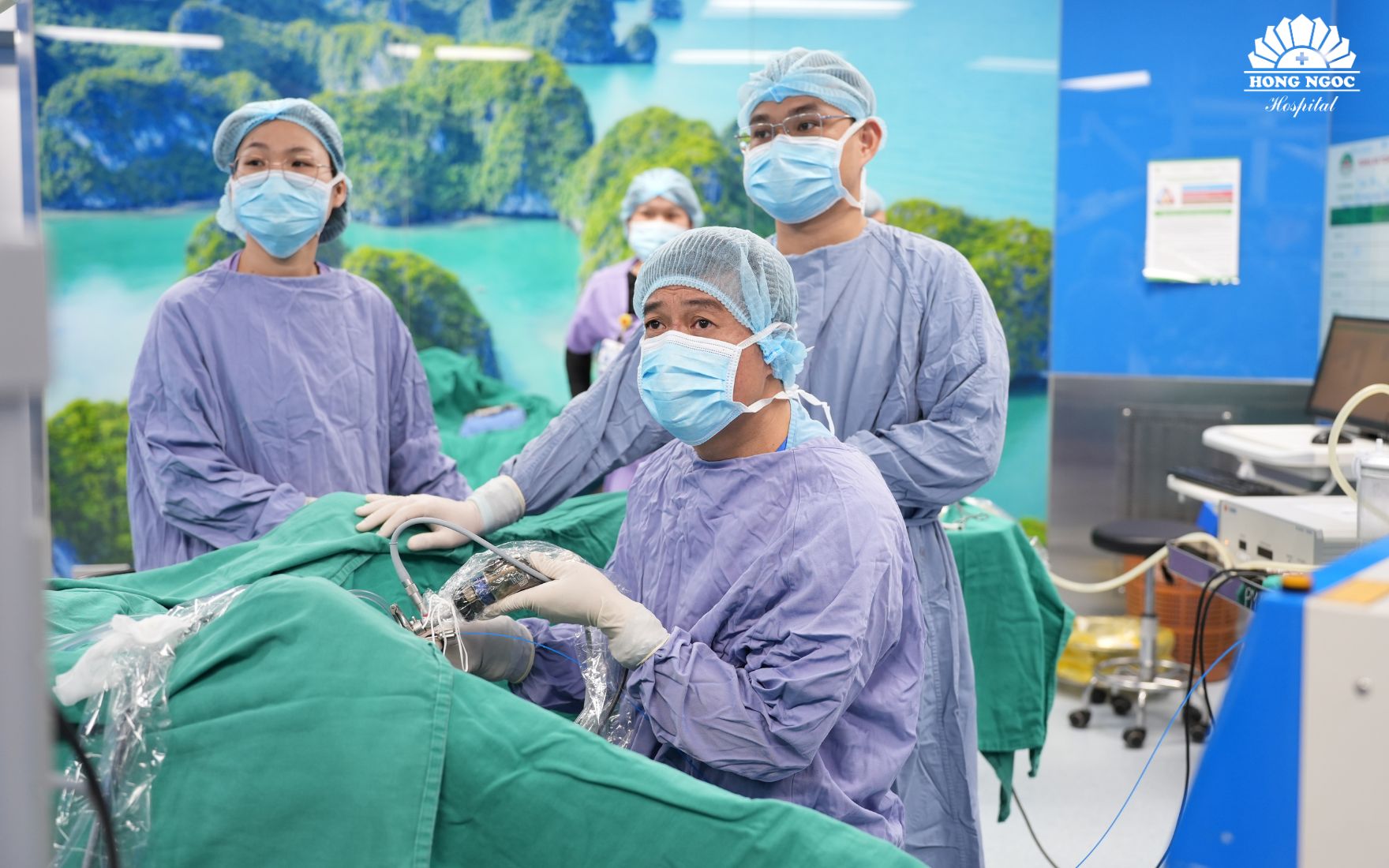 Các bác có thể chỉ định phẫu thuật khi kích thước khối u xơ tiền liệt tuyến quá lớn kèm biến chứng nghiêm trọngCác bác có thể chỉ định phẫu thuật điều trị u xơ tiền liệt tuyến khi kích thước khối u quá lớn kèm biến chứng nghiêm trọng