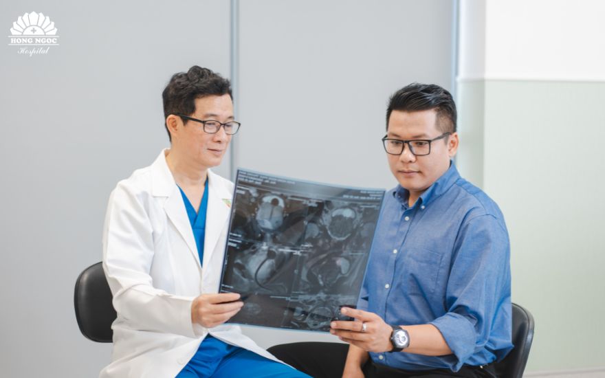 Dieu-tri-ung-thu-tuyen-tien-liet