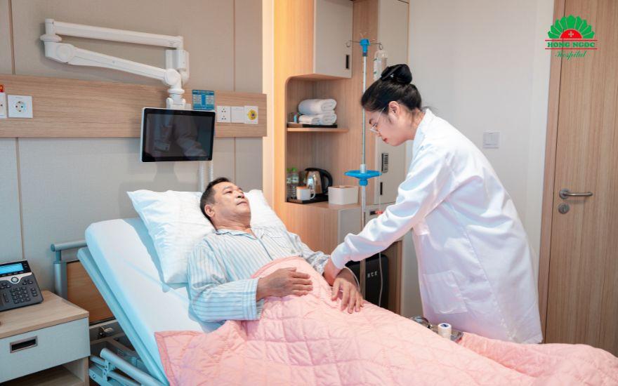 Việc điều trị ung thư tụy giai đoạn cuối chủ yếu nhằm kiểm soát sự lan rộng của khối u và duy trì chất lượng sống cho người bệnh.