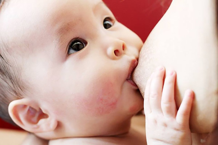 Rối loạn tiêu hóa ở trẻ sơ sinh: Nguyên nhân, biểu hiện và cách khắc phục