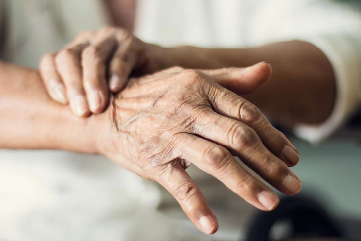 Bệnh Parkinson: Đối tượng mắc bệnh và dấu hiệu nhận biết